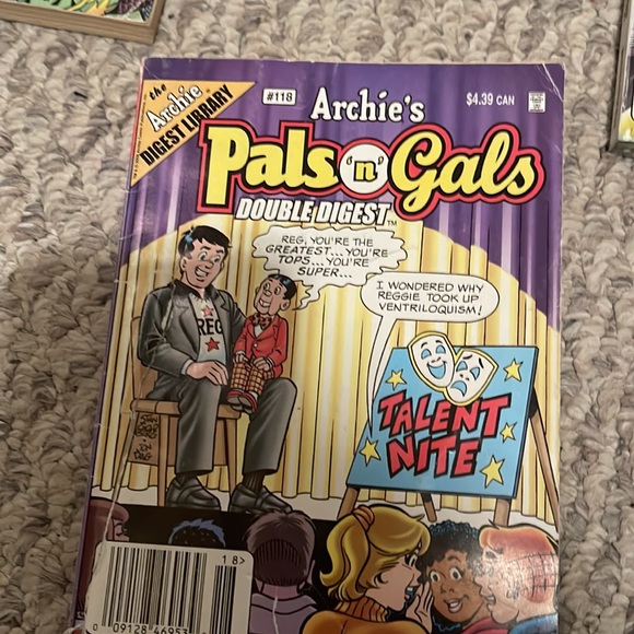 TWO PACK OF RANDOM ARCHIE OR BETTY AND VERONICA BOOK - Picture 5 of 7